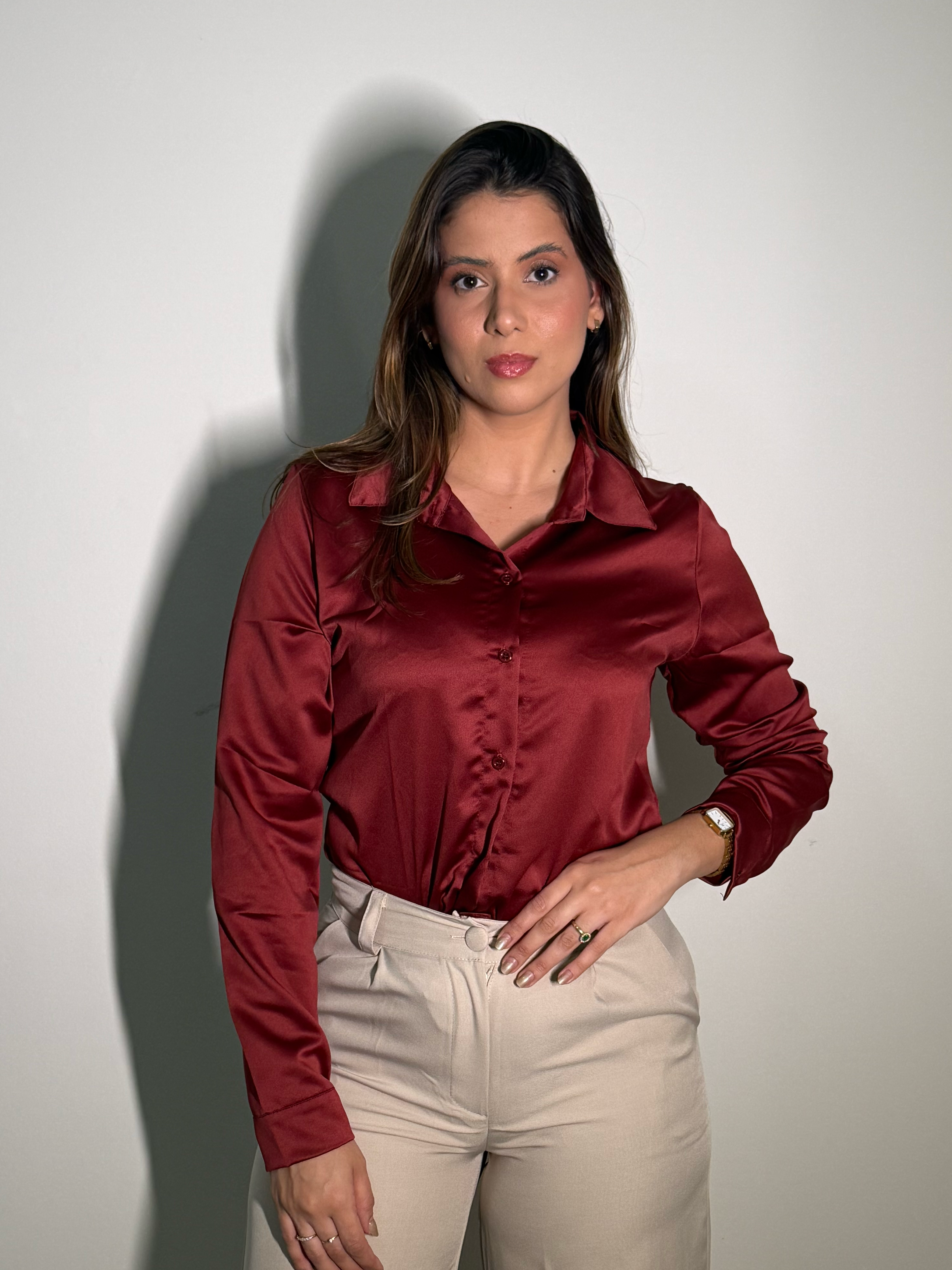 Camisa Acetinada bordô
