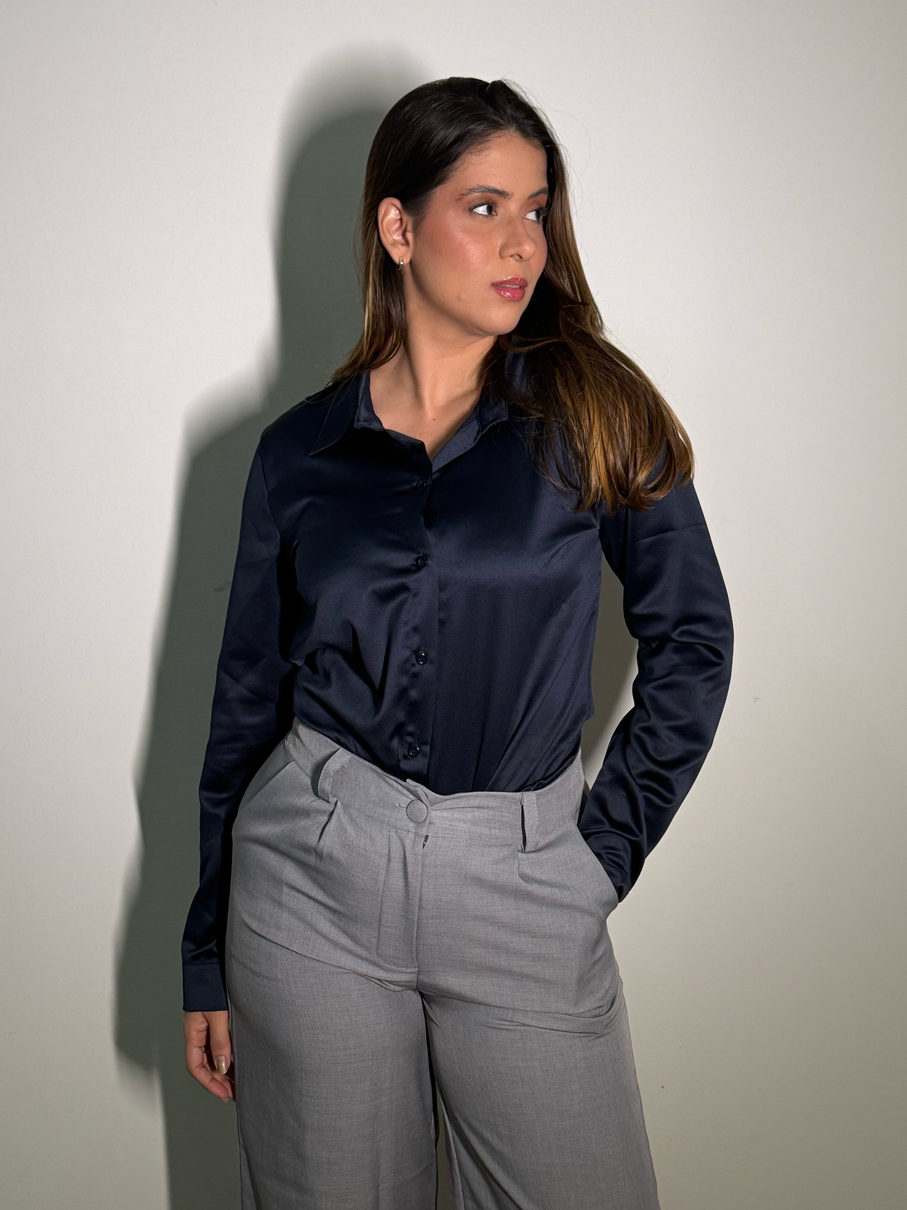 Camisa Acetinada Azul Marinho