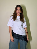 Camiseta Feminina Assimétrica com Renda