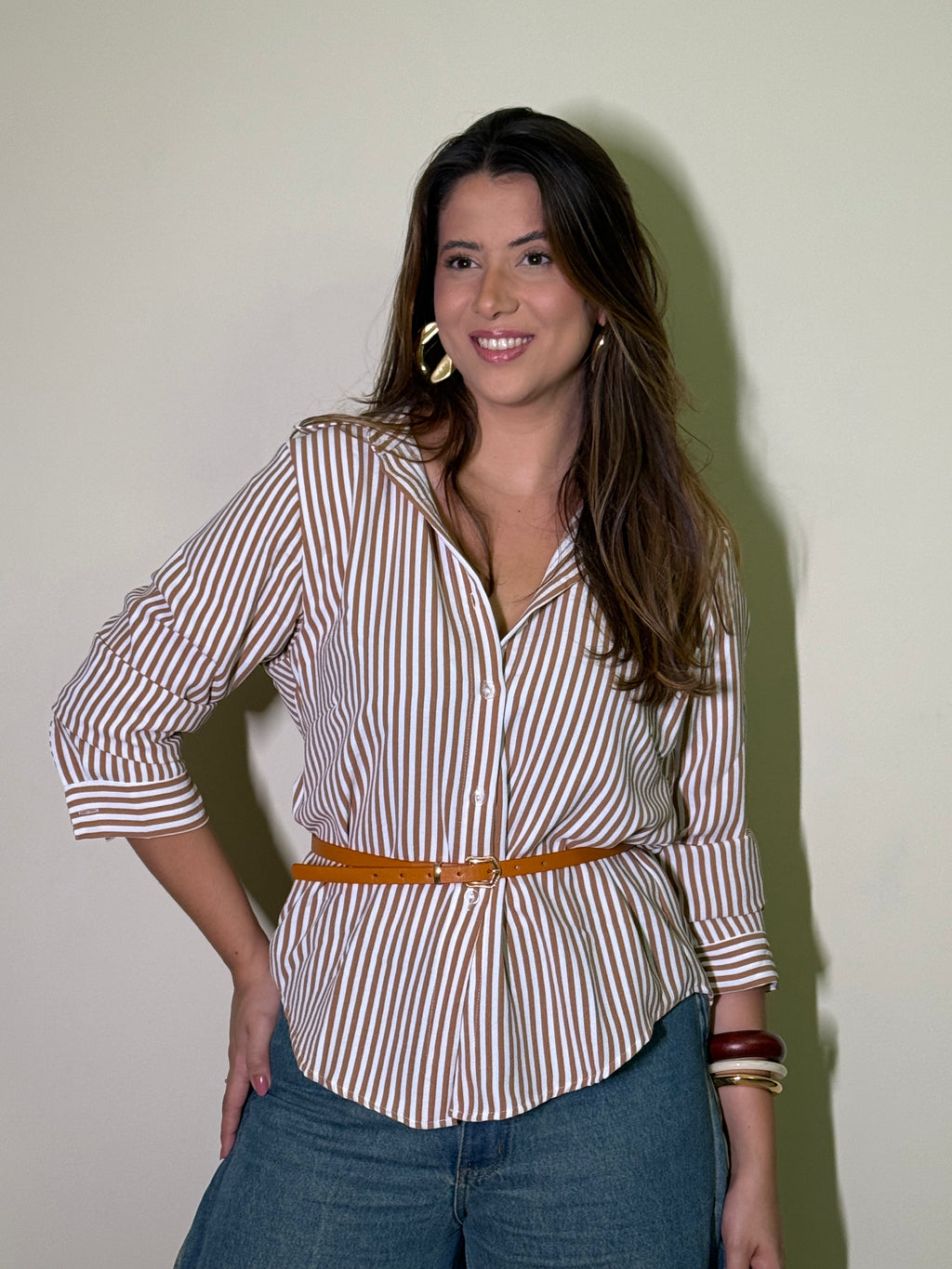 Camiseta Feminina Listrada Marrom